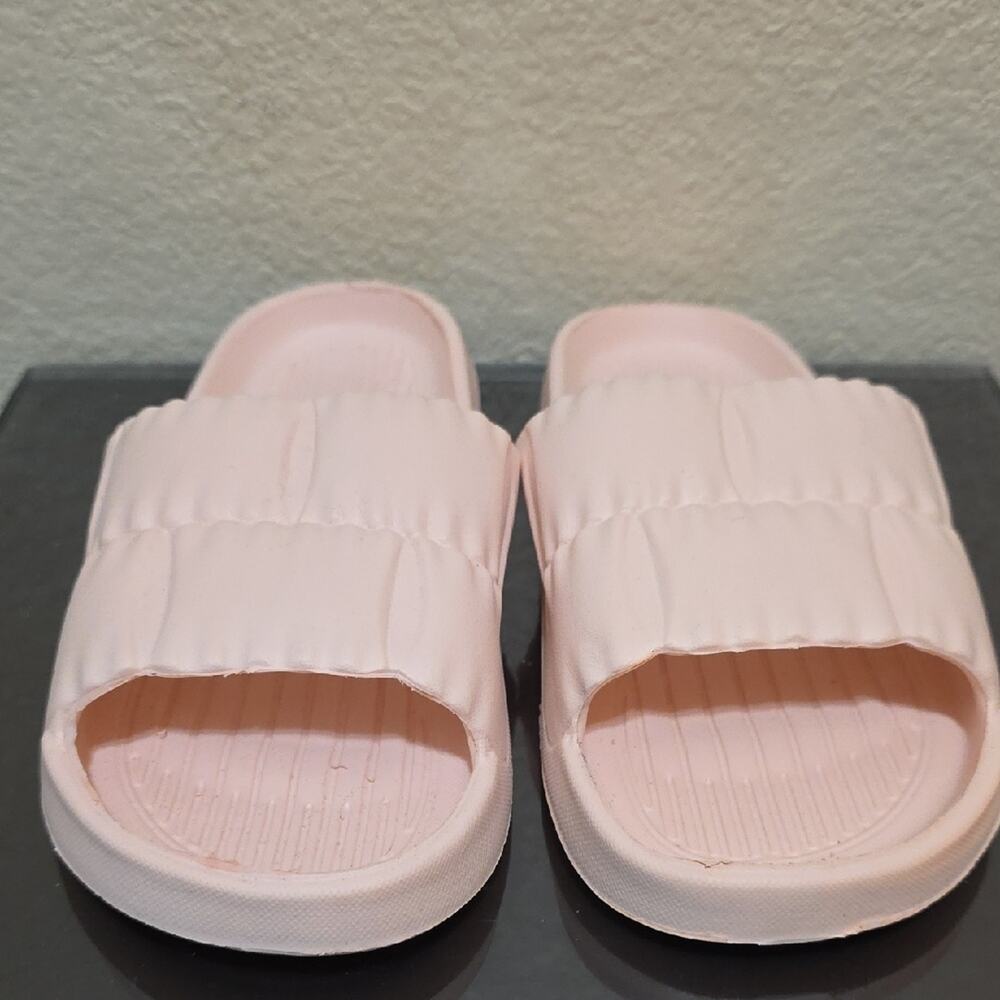 Comfortable Pink Women's Slippers